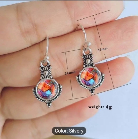 Silvertone vintage style earrings - Picture 2 of 3